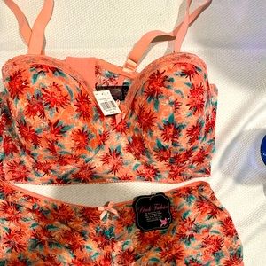 BRAND NEW FULL BRA AND MATCHING PANTY SET